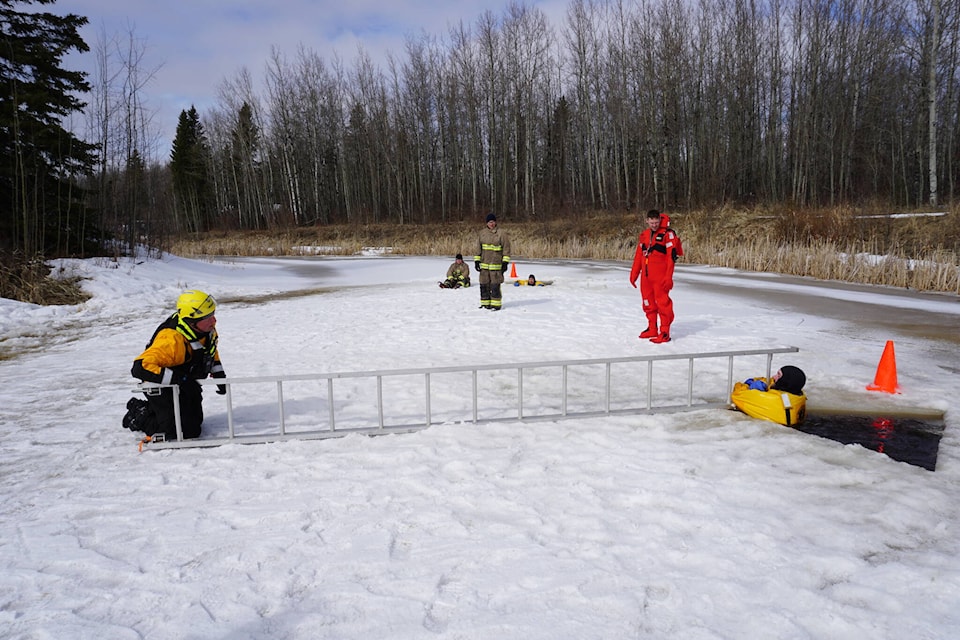 County of Wetaskiwin first responders train ice rescues March 26-27, 2022. (Shaela Dansereau/ Pipestone Flyer)