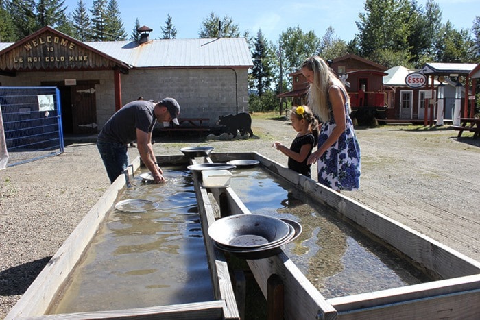 34076trailGoldpanning