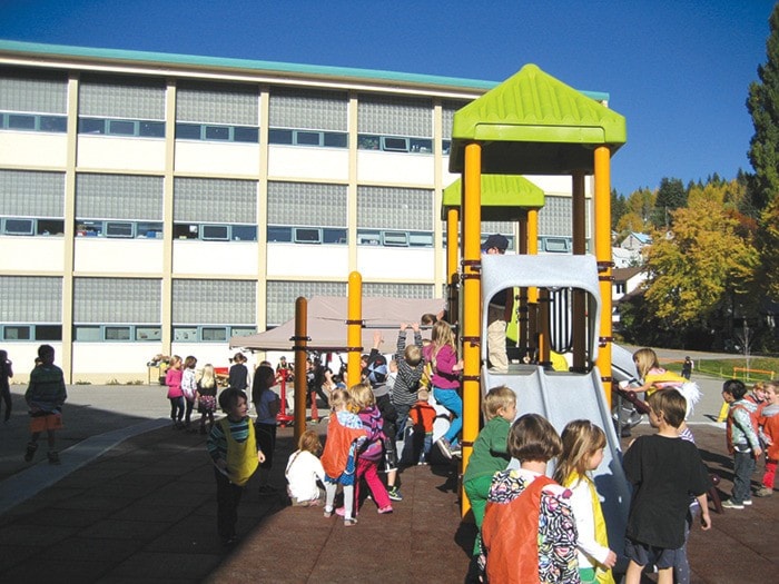 98194trailPrimaryPlaygroundMeansAllAgesCanPlay2