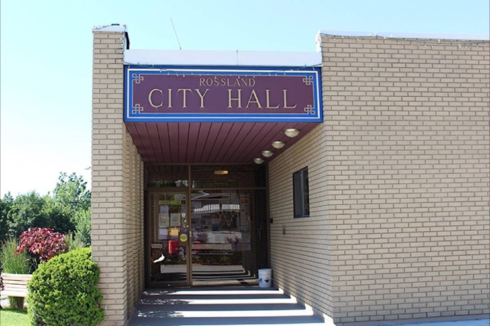 8389602_web1_170425-CAN-M-Rossland-City-Hall