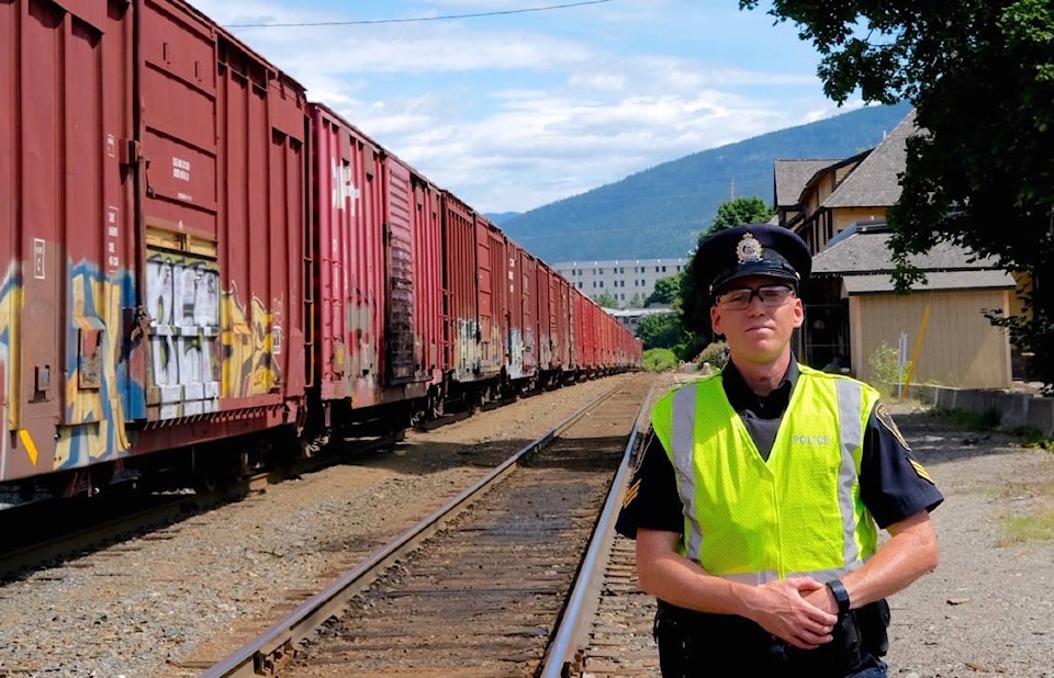 22142567_web1_200123-KWS-CPRail-cop_1