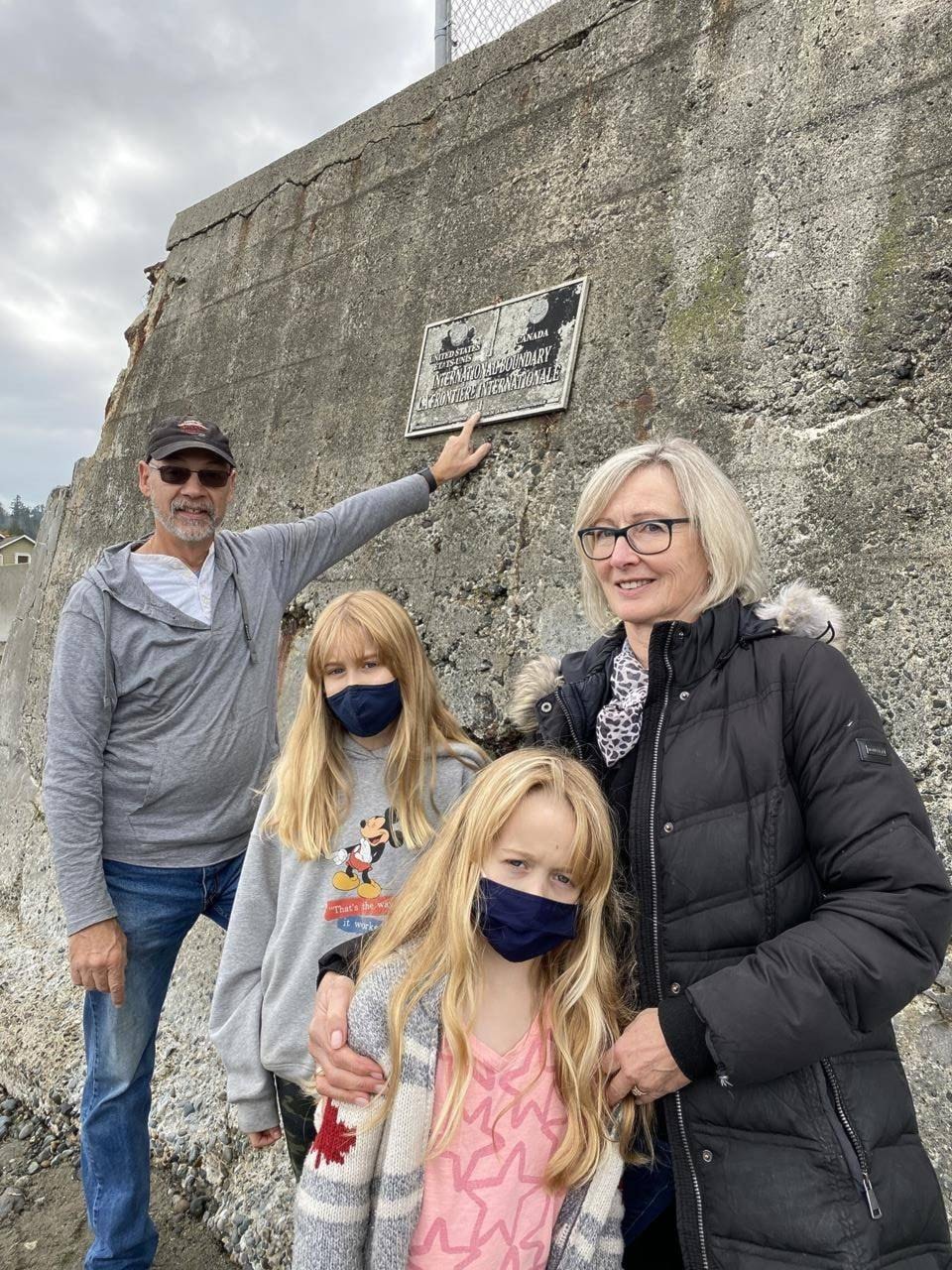 Canadians and Americans want loosened COVID-19 restrictions for