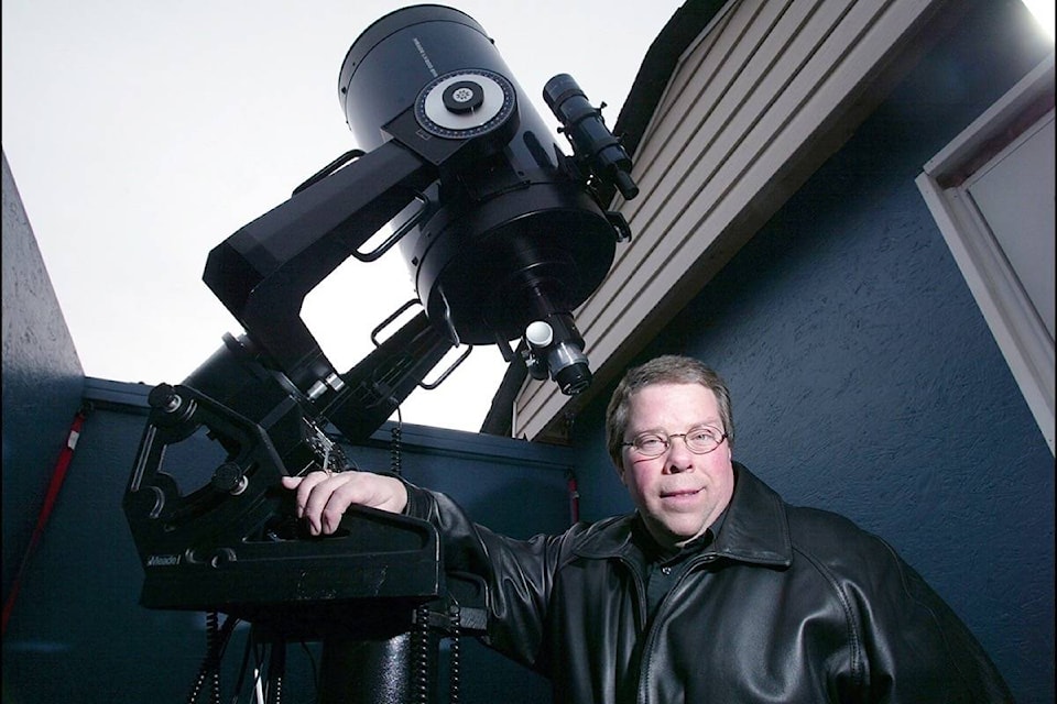 23553098_web1_201210-TDT-Gary-Boyle-astronomy_1