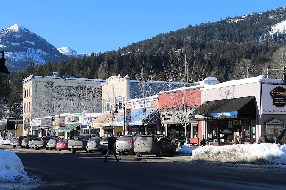 24129990_web1_210211-TRL-Rossland-Chamber-dk_1