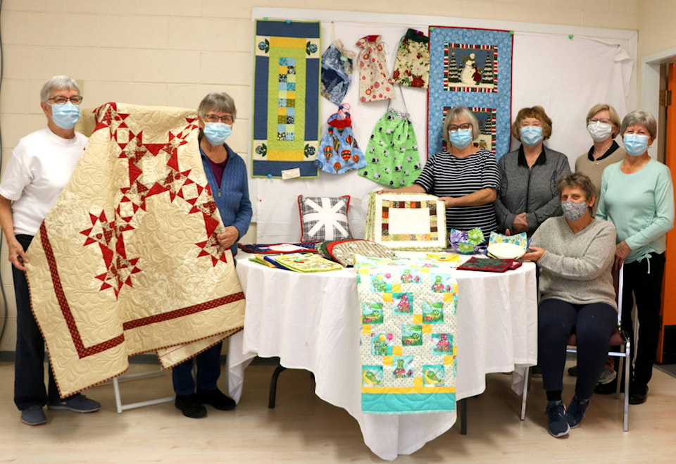 26888010_web1_211028-TDT-Quilt-show-lg_1