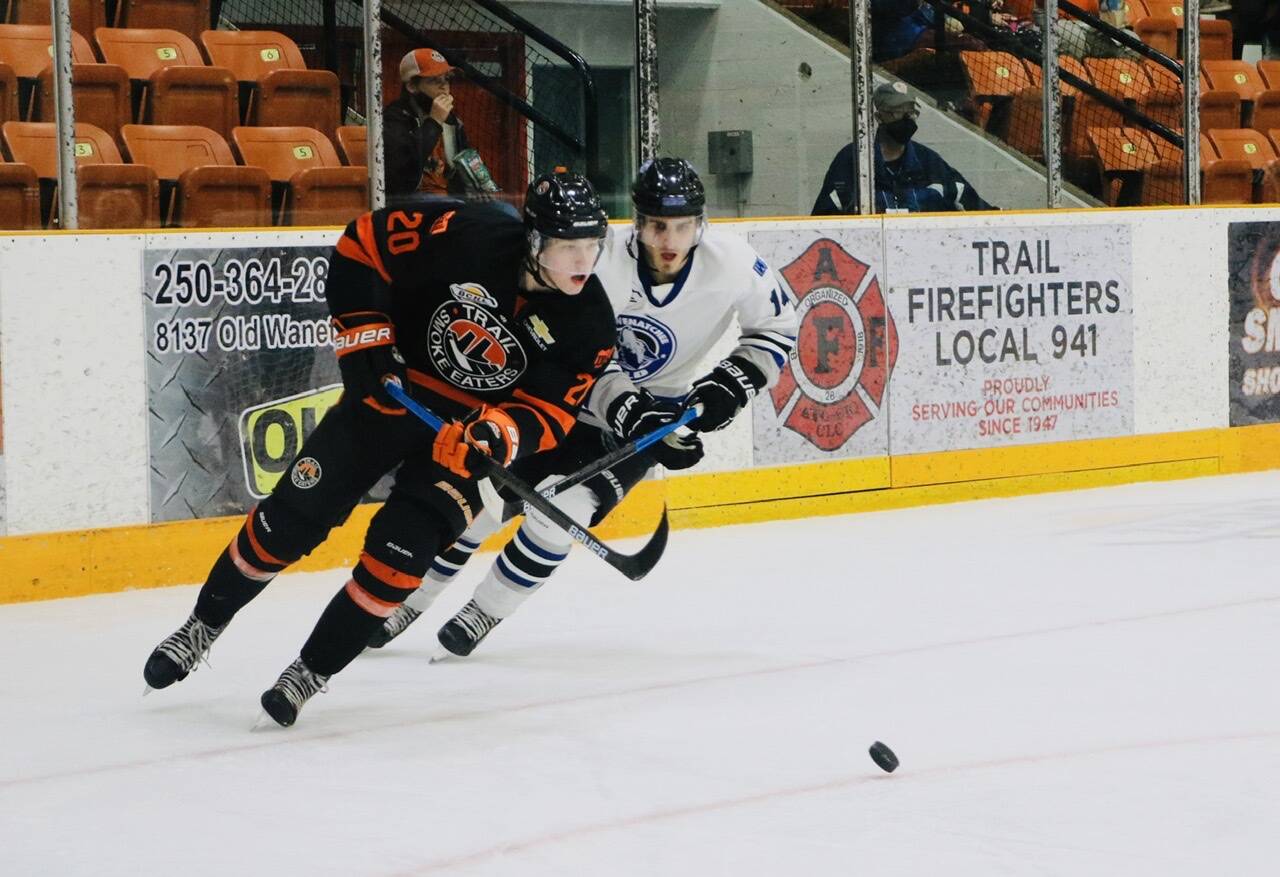 Trail Smoke Eaters earn 3-of-4 points, take Vees and Wild to OT - Castlegar  News