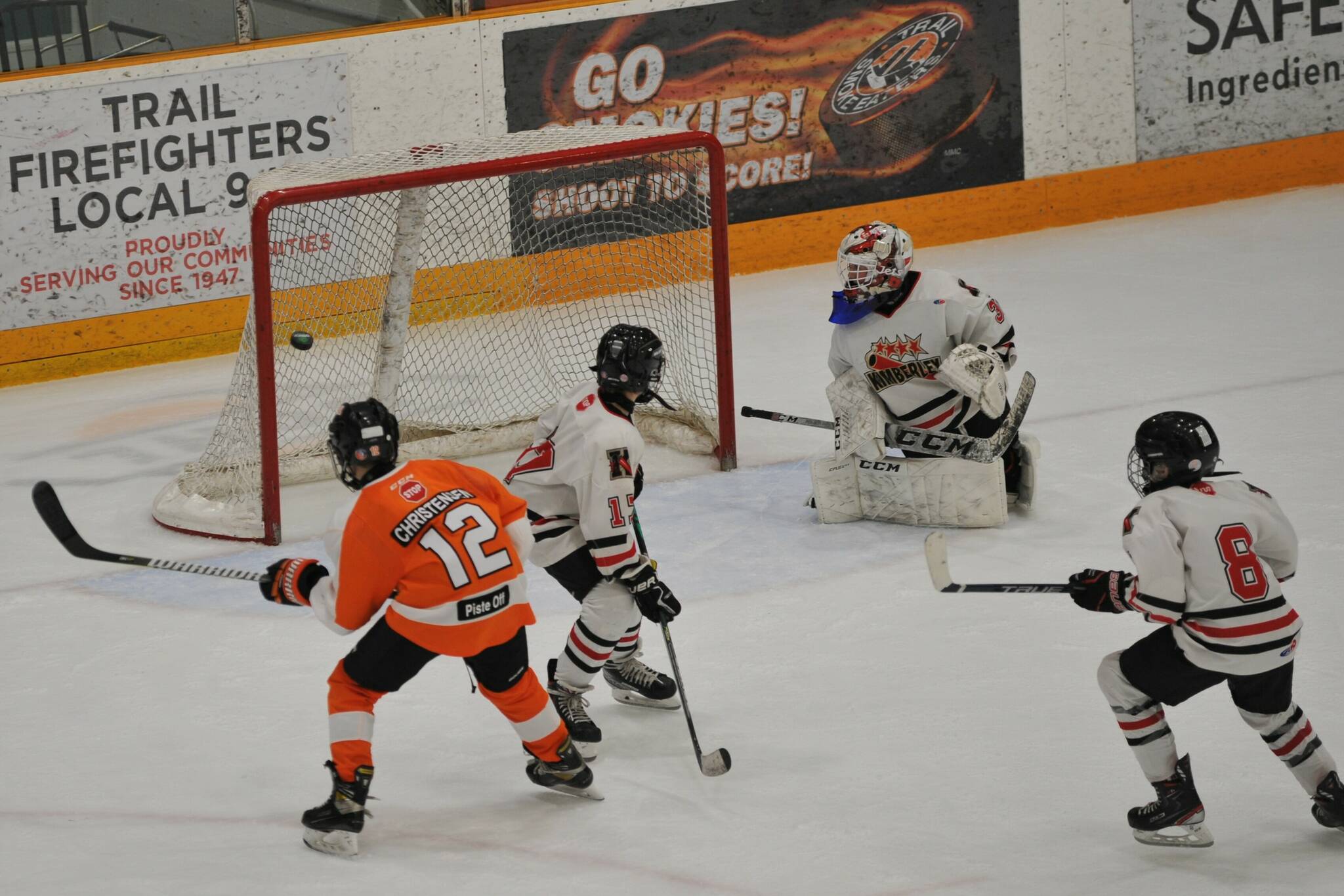 The Jr. Smokies skated to an 8-2 victory over Cranbrook Dynamiters on Saturday. Photo: John Piccolo