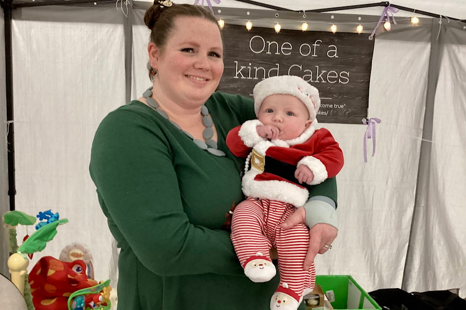 Erin Sheppard’s “One of a kind Cakes” creations were more than enough to draw in sweet tooths eager to try the Trail baker’s tasty treats at the Last Minute Christmas Market. Her little helper, however, was the cherry on top as many stopped by to say hello to Erin’s son, Alexander, and wish him a very merry first Christmas. Follow Erin on Instagram: one.ofakindcakes. Photo: Sheri Regnier