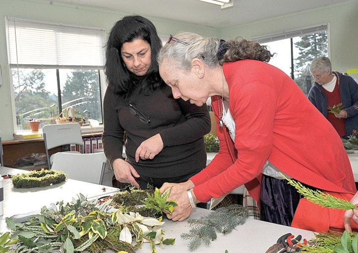 Wreathmaking at the Horticultural Centre of the Pacific