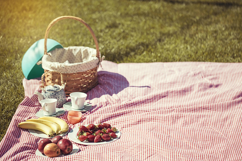 7872503_web1_AAA-Berry-Salad-picnic