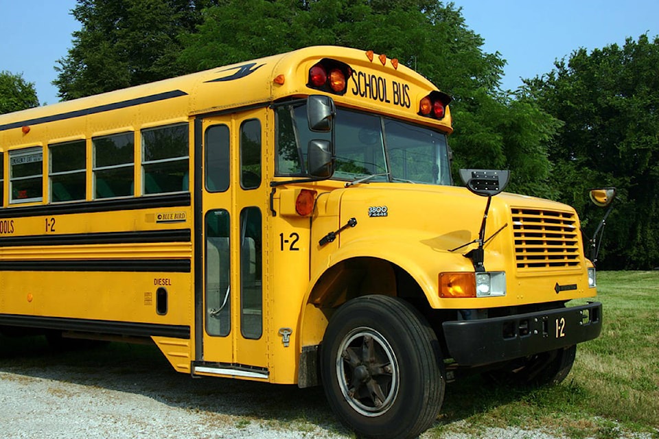 8432018_web1_school-bus-2645085_960_720