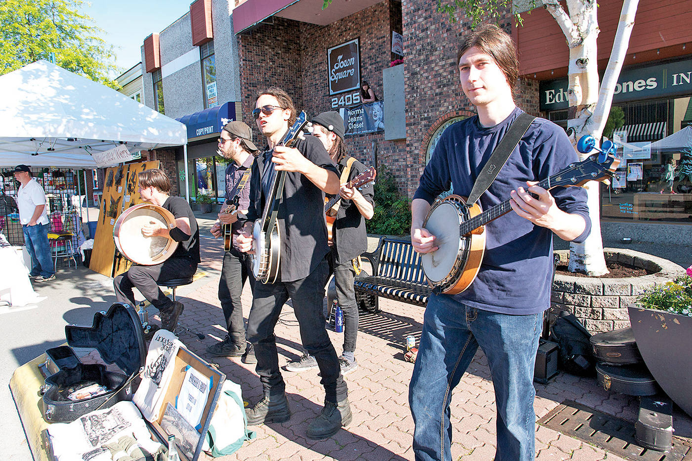 Folk band Knacker’s Yard coming to North Saanich Saanich News