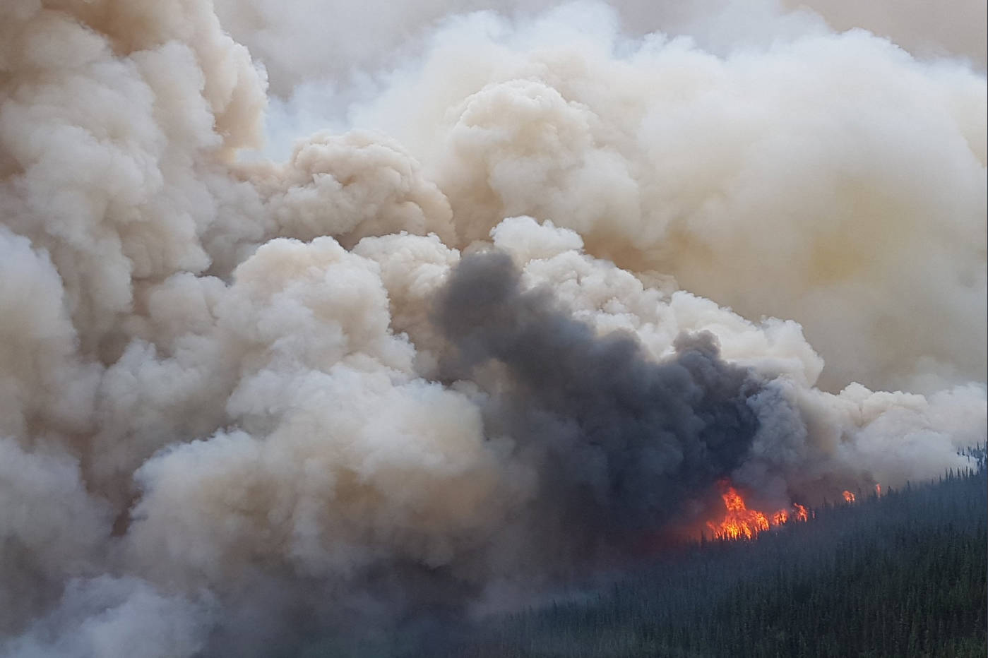 13068750_web1_copy_Telegraph-Creek-Wildfire