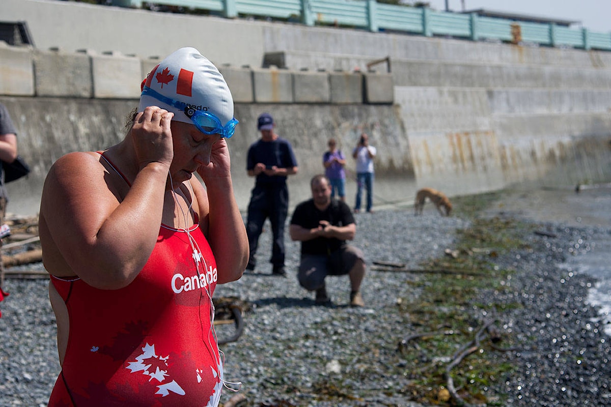 Susan Simmons Begins A 24 hour Swim From Victoria To Port Angeles And susan-simmons-begins-a-24-hour-swim-from-victoria-to-port-angeles-and