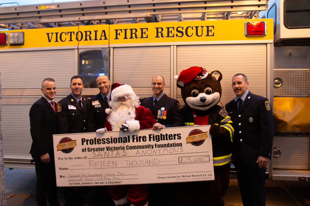 14820295_web1_copy_181217-OBN-AreaFirefightersReflectOnGiving_1