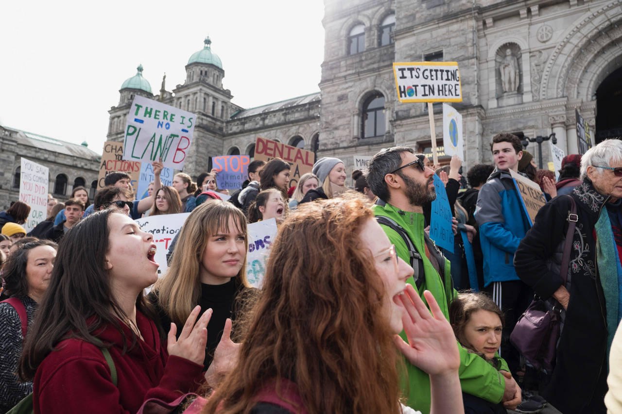 15976425_web1_190315_LiaCrowe_ClimateStrike_004