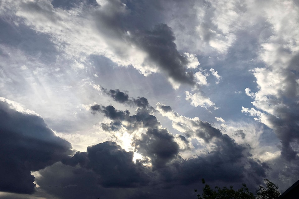 16807151_web1_170608-Clouds-forming