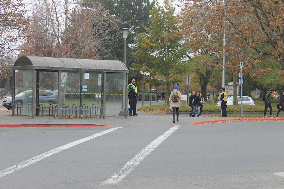 19244275_web1_SaanichPD-UVic