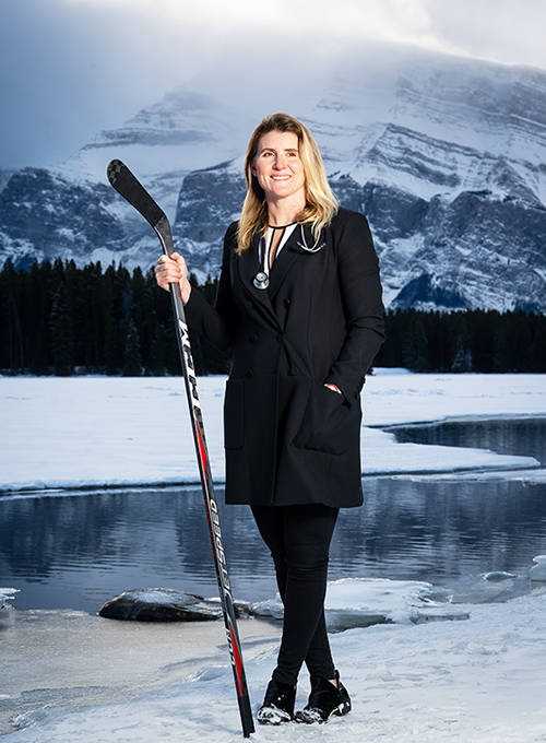 Hockey royalty Hayley Wickenheiser skates into Sidney this spring - Saanich  News