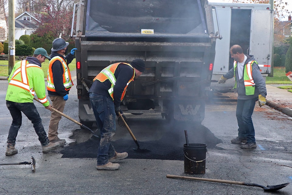 23393029_web1_201120-OBN-UplandsSewerStormwaterSeparation-PavingDalhousieStreet_1