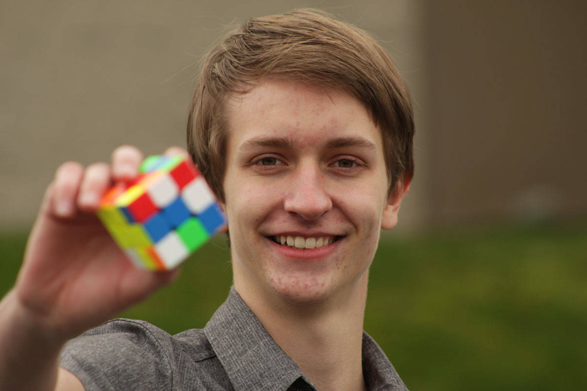 24079629_web1_210130-SNE-RubiksCubeHulaGuinessRecord-guinnessrecord_4