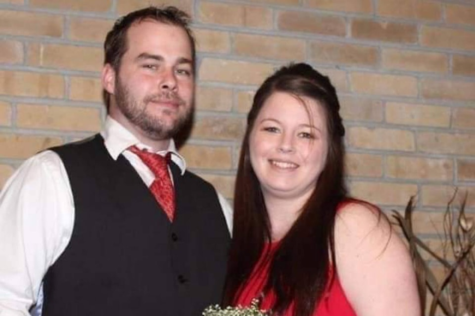 31361848_web1_221221-SAA-justin-ryan-xmas-dinner-couple_1