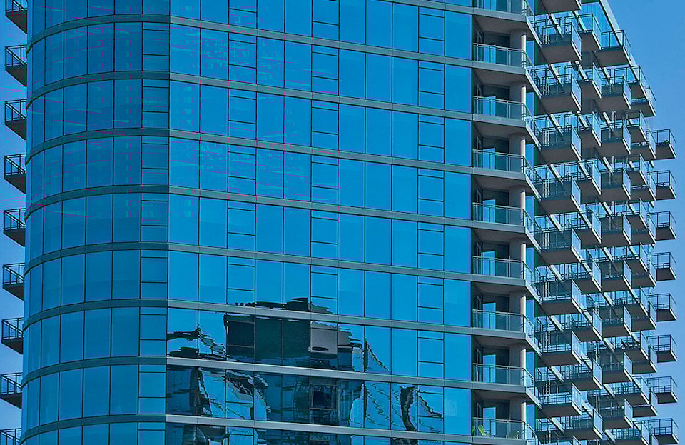 31663301_web1_Condo-highrise