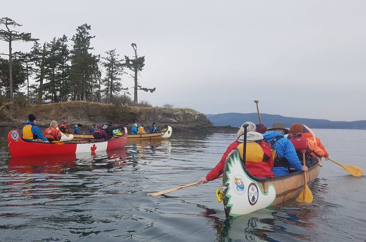 Victoria Canoe and Kayak Club raising funds for Easter Seals Saanich News