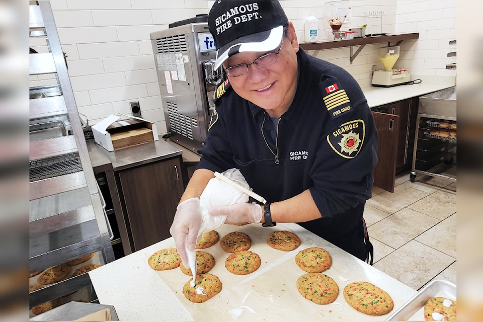 241121-saa-tims-smile-cookies