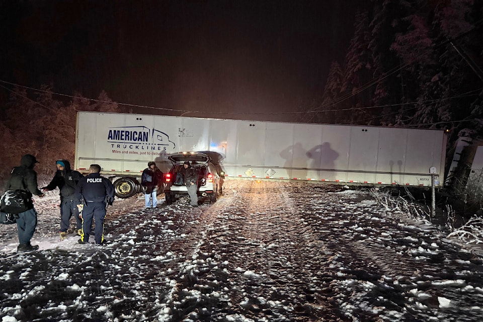 241128-saa-sic-rcmp-semi-crash