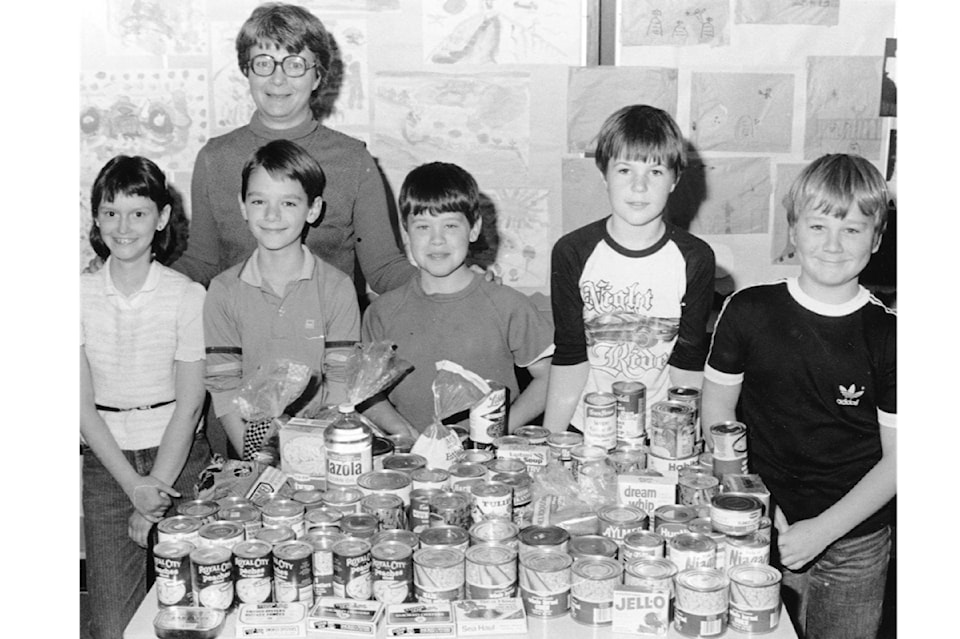 241205-saa-history-bastion-elementary-food-drive