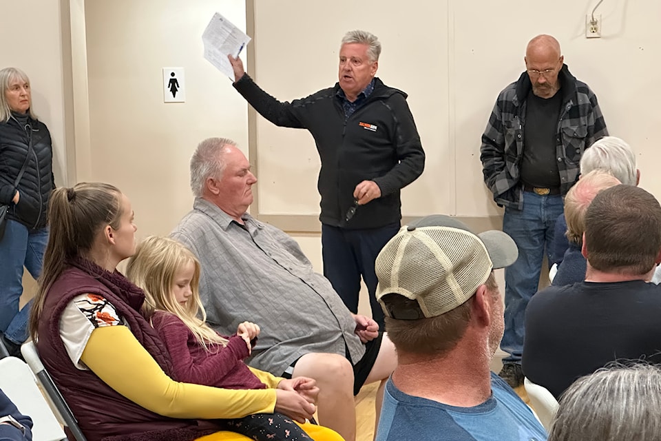 241017-saa-silver-creek-town-hall-dogs