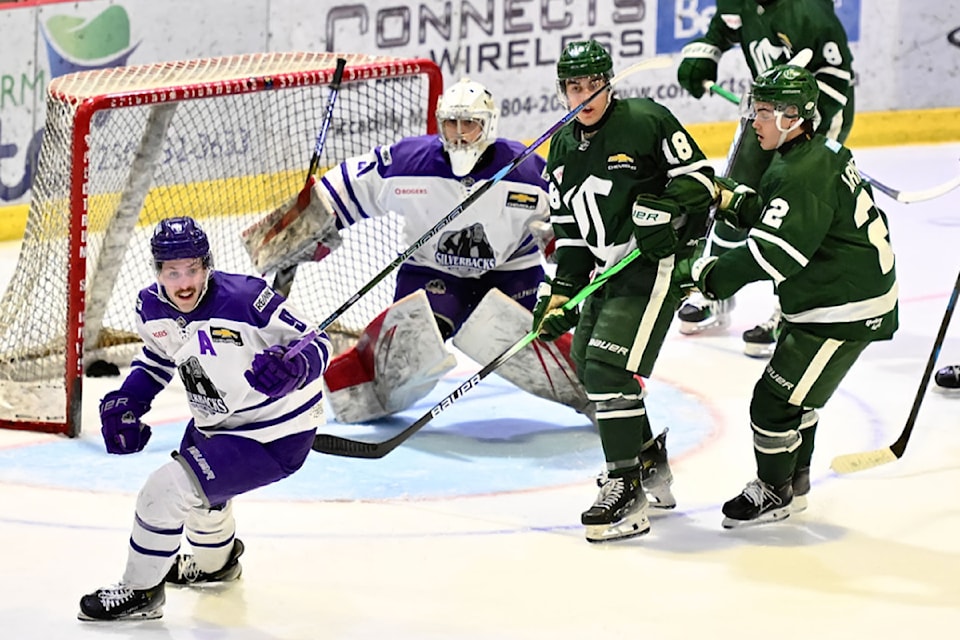250410-saa-silverbacks-crusaders