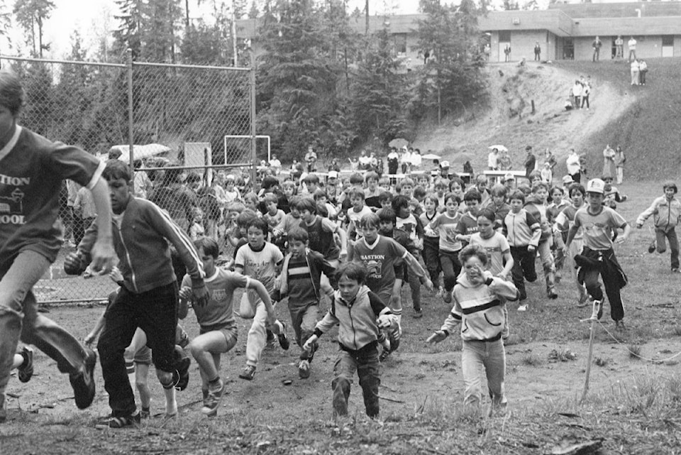 250501-saa-history-photo-cross-country-run