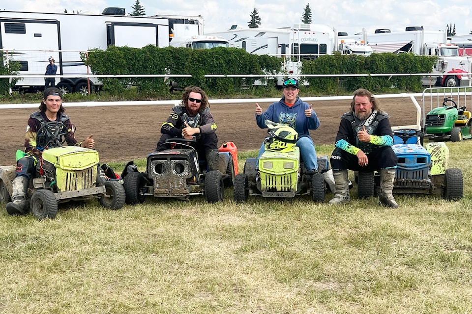 250807-saa-voelker-family-lawnmower-racers