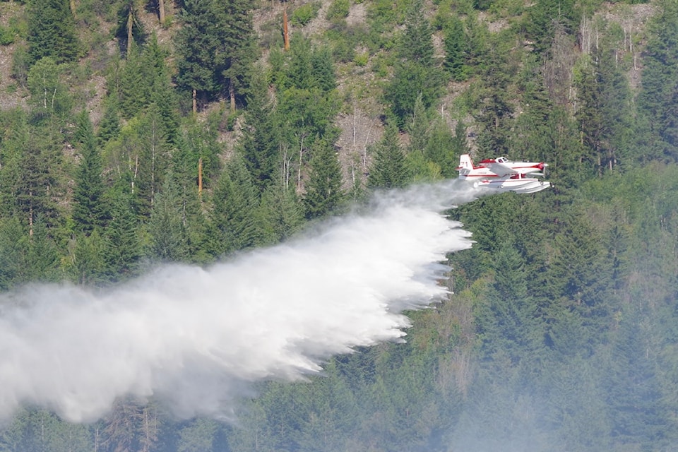 BC Wildfire crews working the Mount Scatchard blaze. 