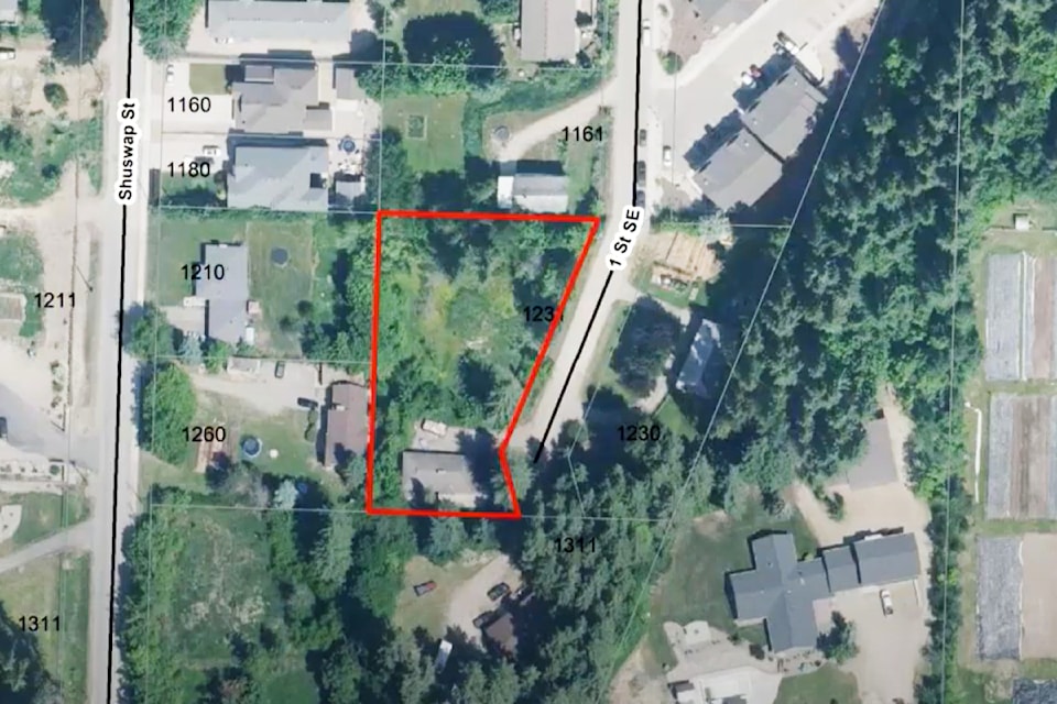 Two multi-family residential buildings consisting of 12 units total is proposed for 1231 1st Street SE in Salmon Arm. 