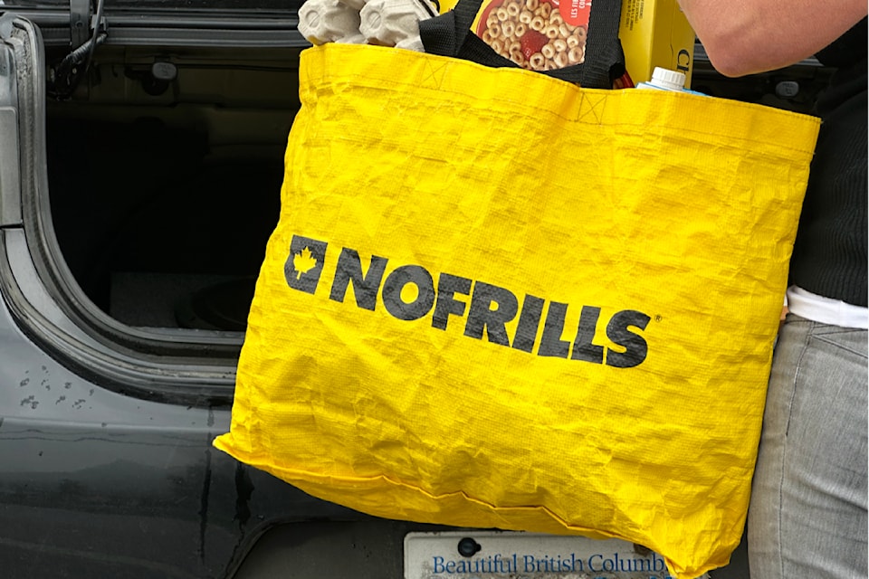 241003-saa-no-frills-loblaws-grocery-bag