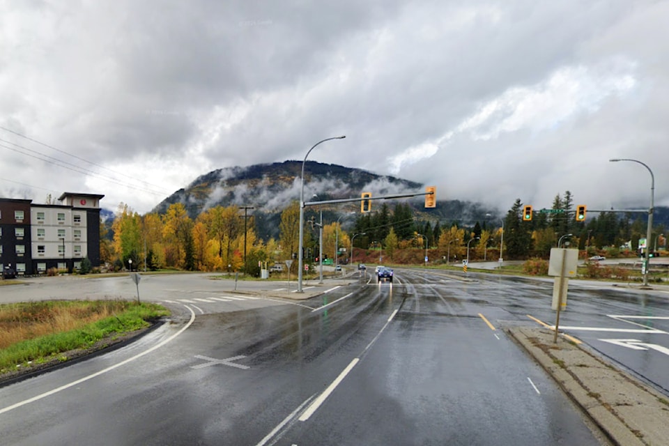 241212-saa-revelstoke-bend-road