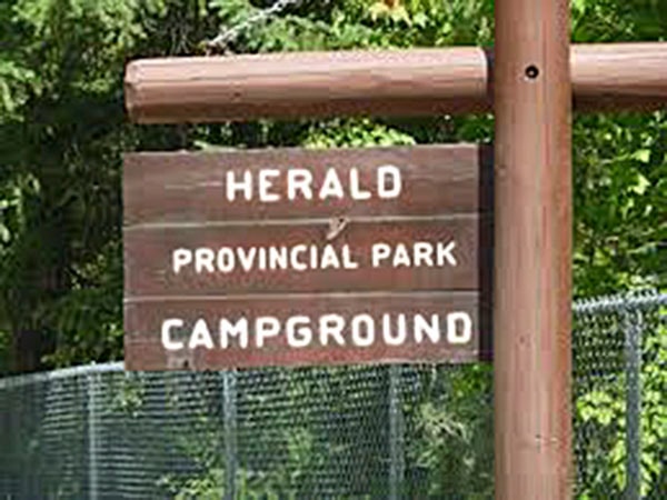 7530salmonarm-heraldparksign1