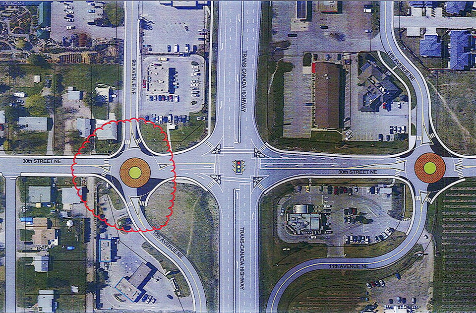 web1_170426-SAA-roundabout
