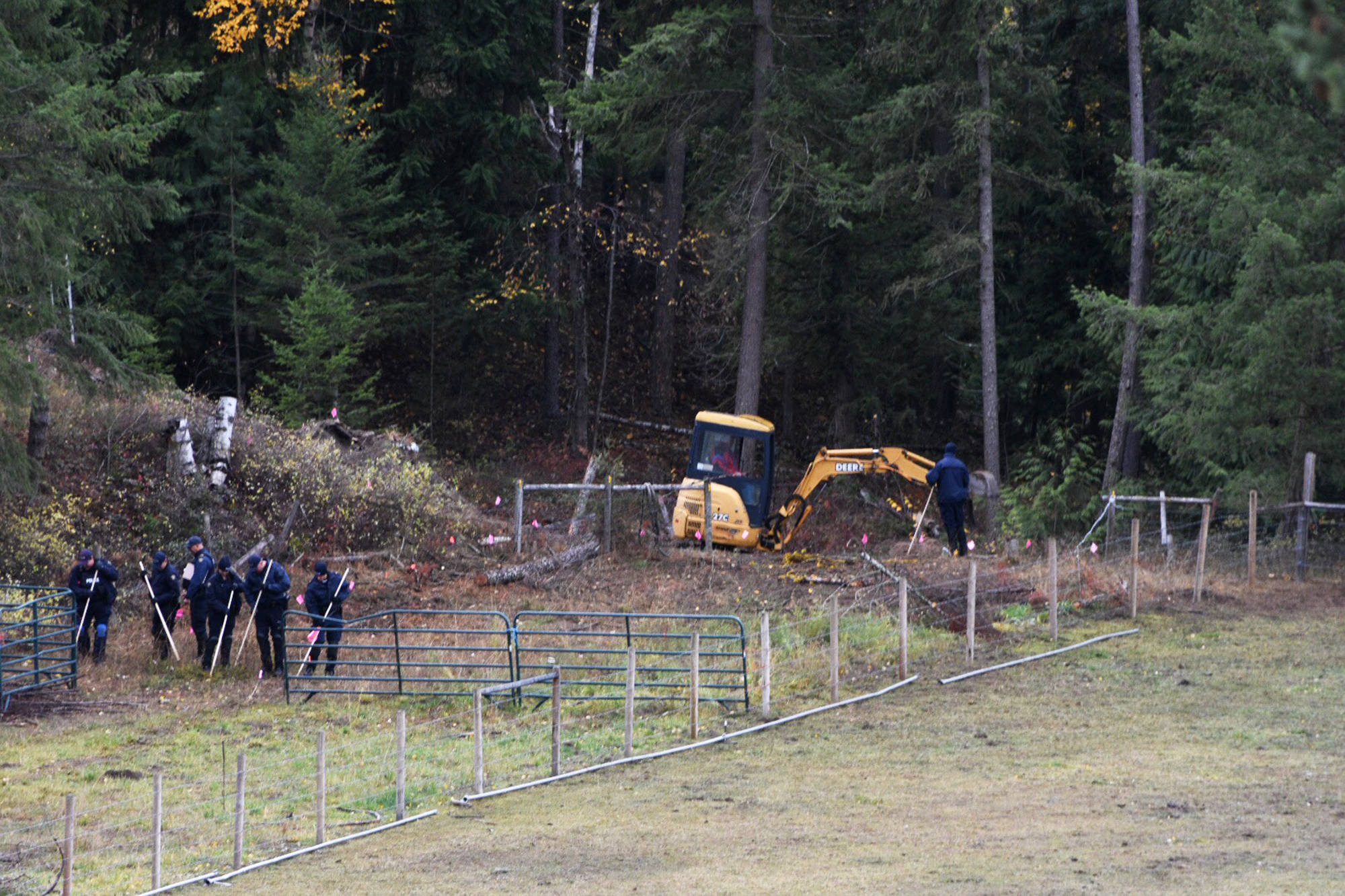 9010207_web1_171020-SAA-RCMP-Silver-Creek-search-7-col