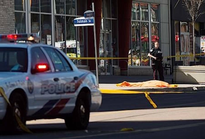 11599831_web1_CDNPress_TorontoVanAttack