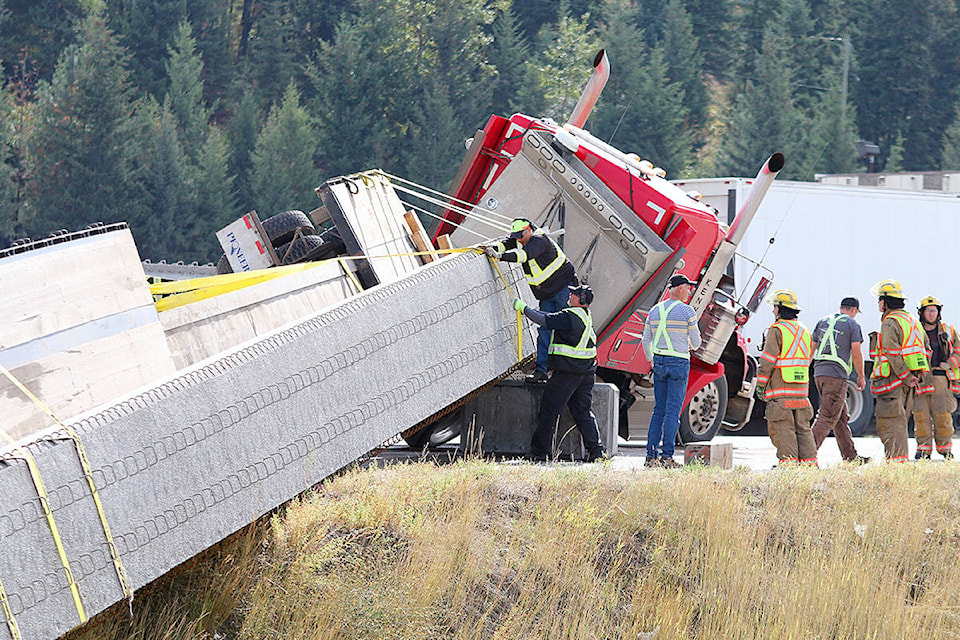 13576827_web1_180919-VMS-hwy97a-accident