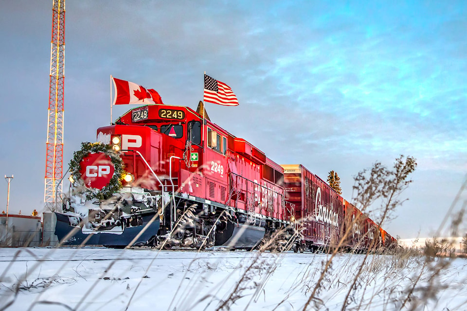 14578359_web1_181205-SAA-CP-Holiday-Train2