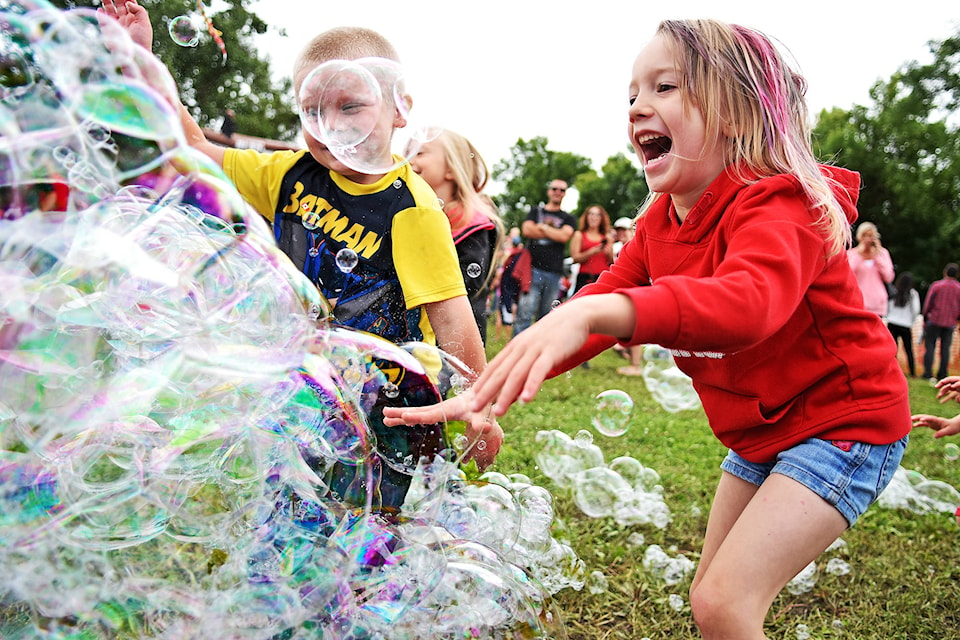 15497346_web1_180701-SAA-Canada-Day-Childrens-Fest5