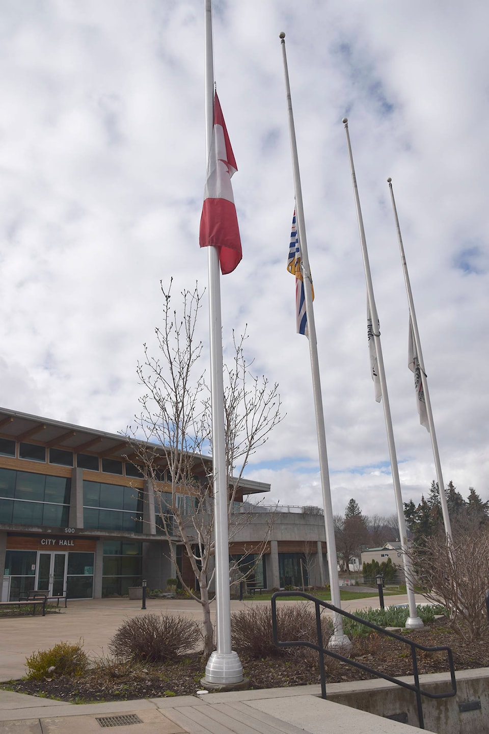 16405887_web1_190417-SAA-shooting-flags-half-mast2