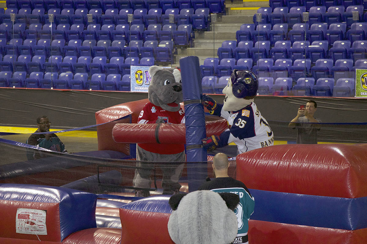 16798686_web1_190515-VMS-mascot-games_2