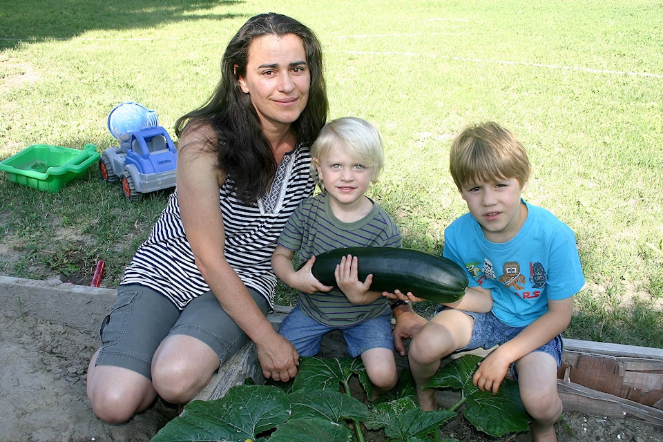 17777144_web1_190725-SUM-Fall-fair-zucchini-contest_1