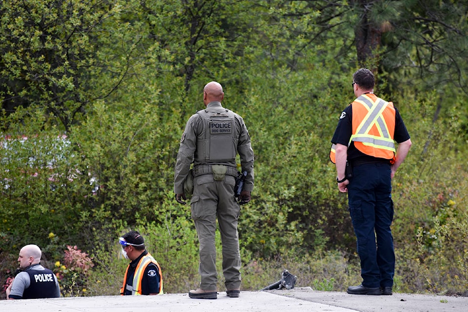 Multiple officers, including the RCMP Dog Service, attended the scene. (Michael Rodriguez - Capital News)